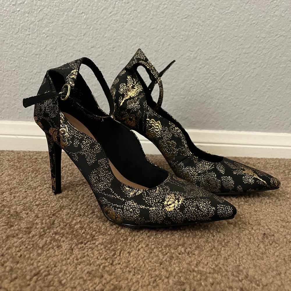 Christian Siriano Black with Gold heels